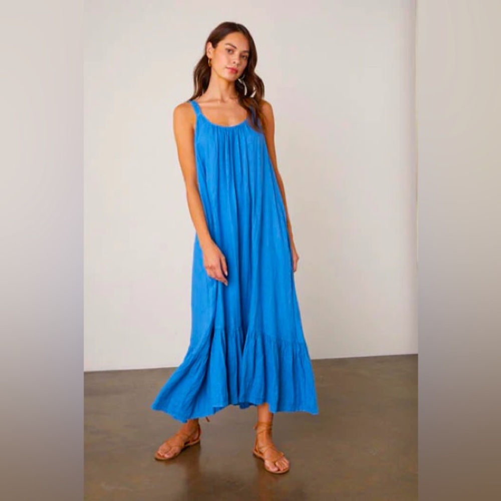•sleeveless maxi ruffle dress•